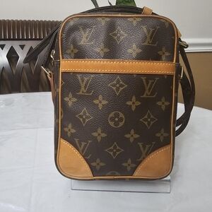 #05720-1226 LOUIS VUITTON MONOGRAM DANUBE